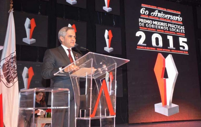 Recibe DF premio a la competitividad