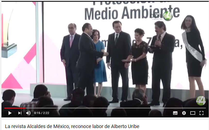 La revista Alcaldes de México, reconoce labor de Alberto Uribe