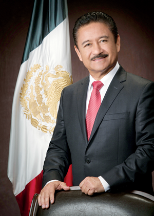 Deudas no detienen obras: G. Hirata