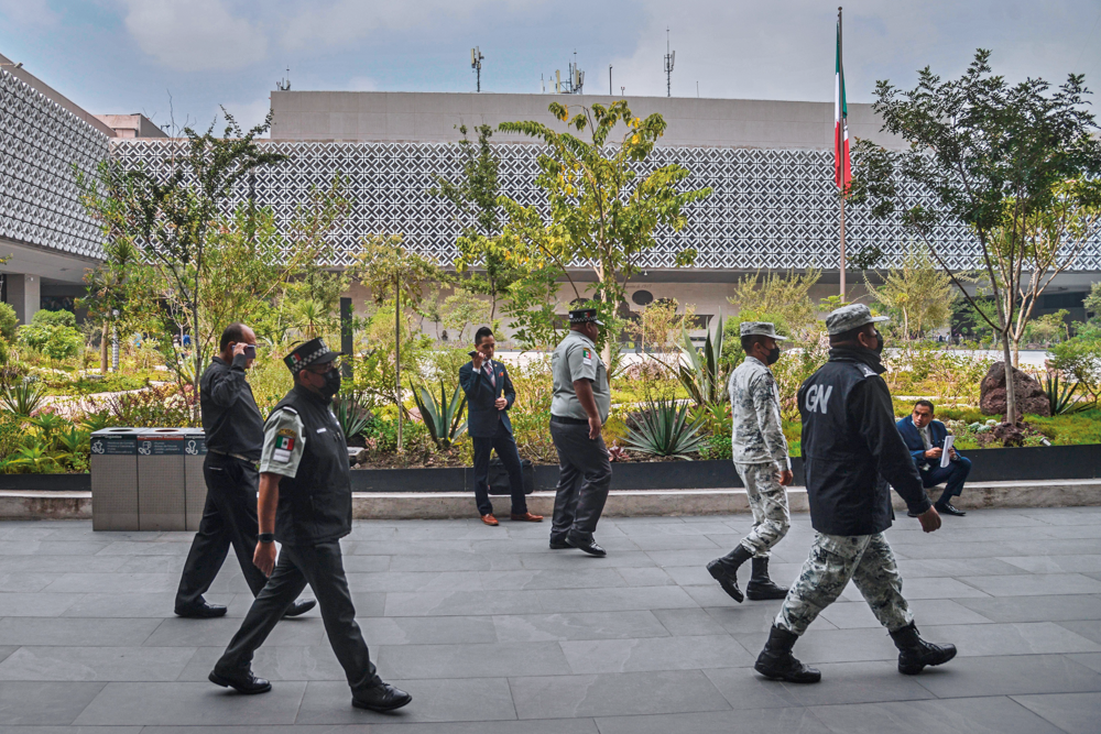 Ejército en las calles, pero Policías locales en desamparo