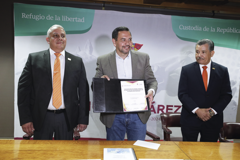 Cruz Pérez Cuéllar impulsa la educación en Ciudad Juárez