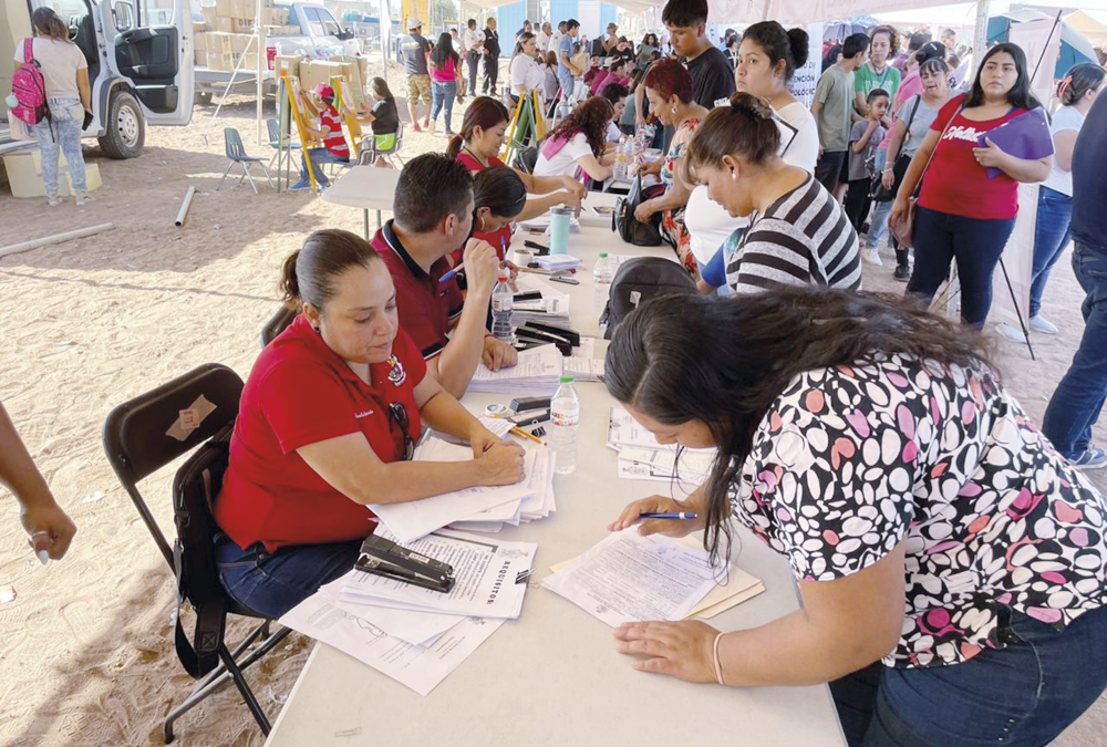 50,000 juarenses se benefician  con cruzadas de atención  ciudadana