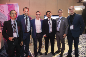 Augusto Castillo Martínez, Operaciones, Juganu GIIEE; David Fernández Chedraui, Director General, Juganu GIIEE; Axel Vera, Especialista en Ciudades Inteligentes, Juganu GIIEE; Luis Ernesto Espinosa Hernández, Director Comercial, Juganu GIIEE; Gabriel Gallegos, ventas ,Juganu GIIEE, e Iñaki Vergara, Operaciones, Juganu GIIEE.