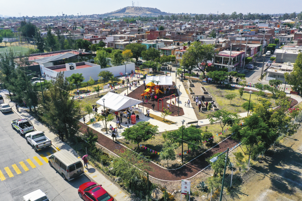 LUGARES DE ENCUENTRO Y RECREACIÓN