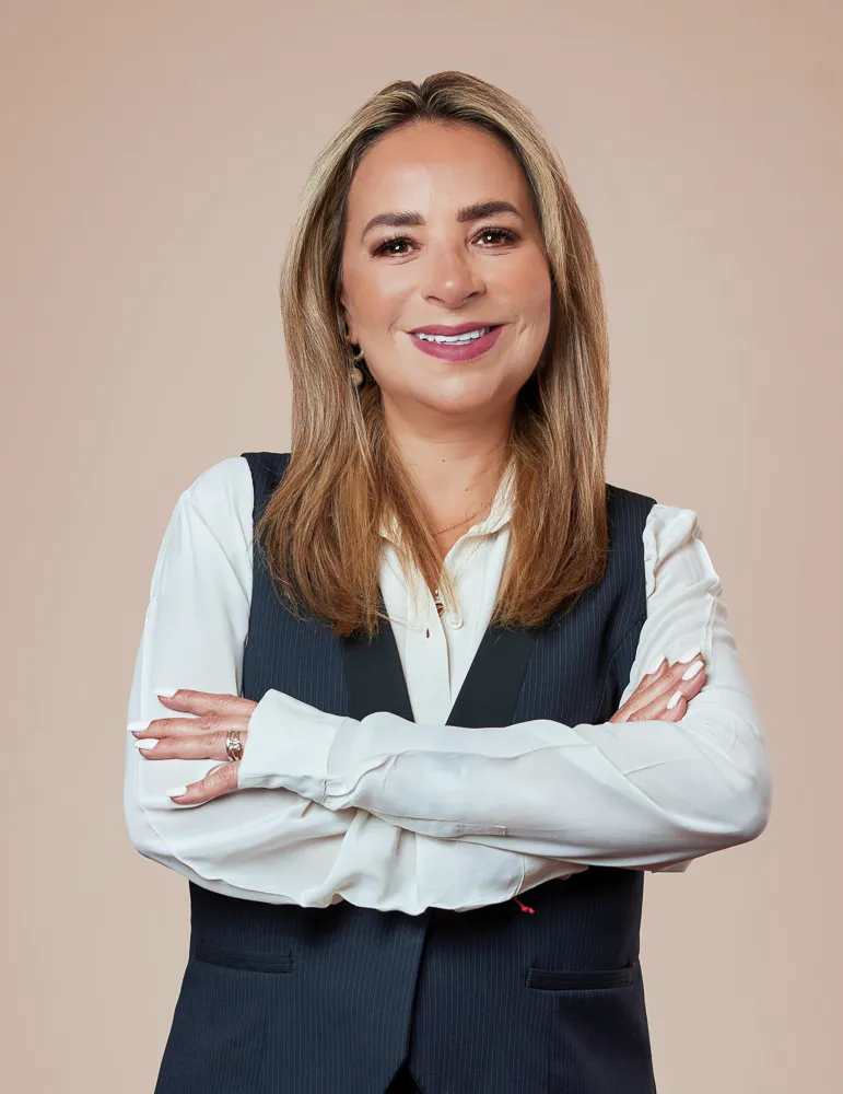 Flor de Rosa Ayala Robles Linares.