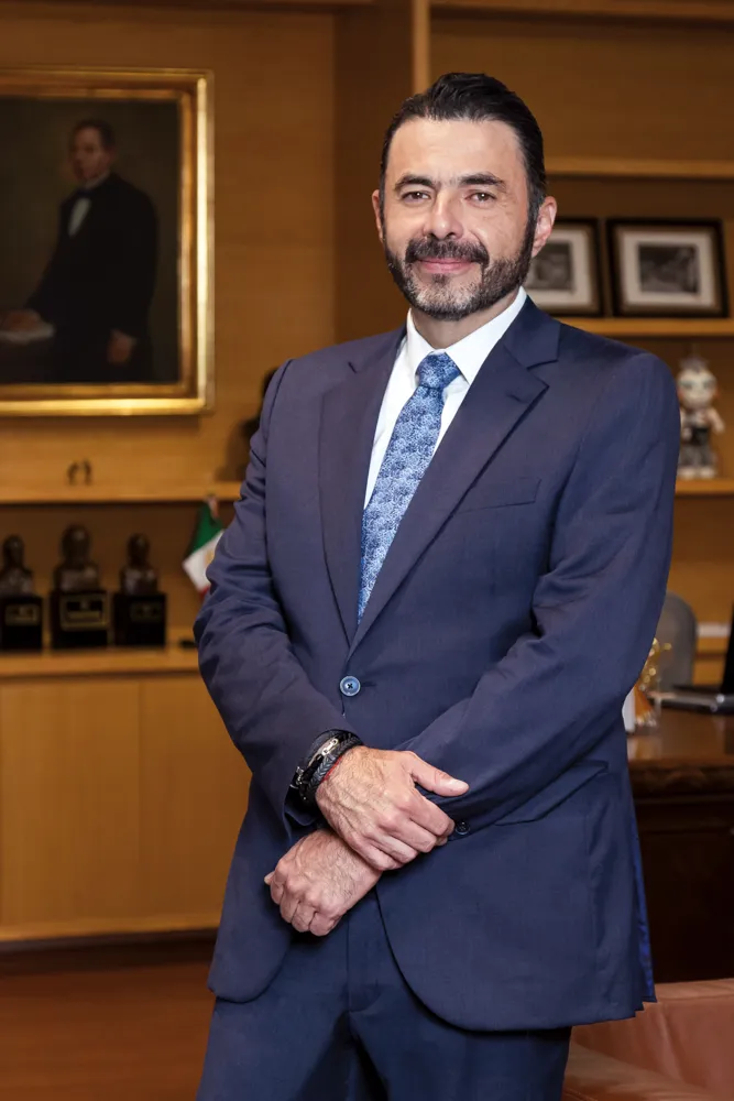Aureliano Hernández Palacios Cardel.