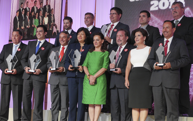 Premian las mejores prácticas de 15 municipios de México
