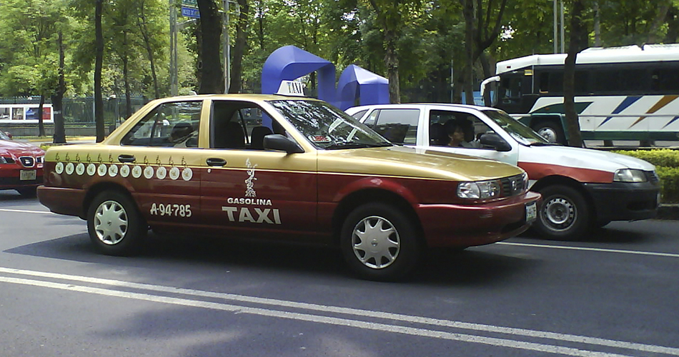 Adecuarán reglamento para taxis en el D.F.