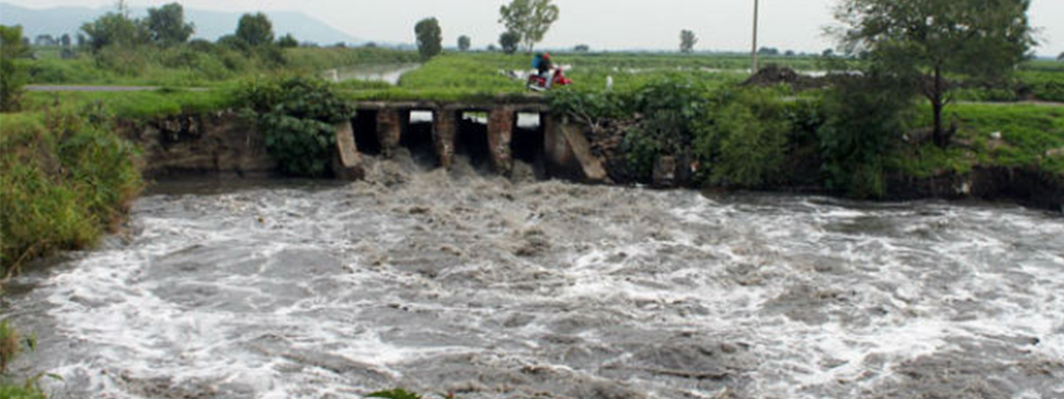 Contaminación de ríos por falta de tratamiento de aguas en municipios