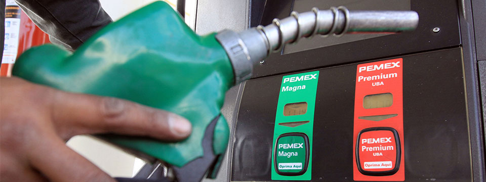 México compra gasolina a 8 pesos y la vende en trece