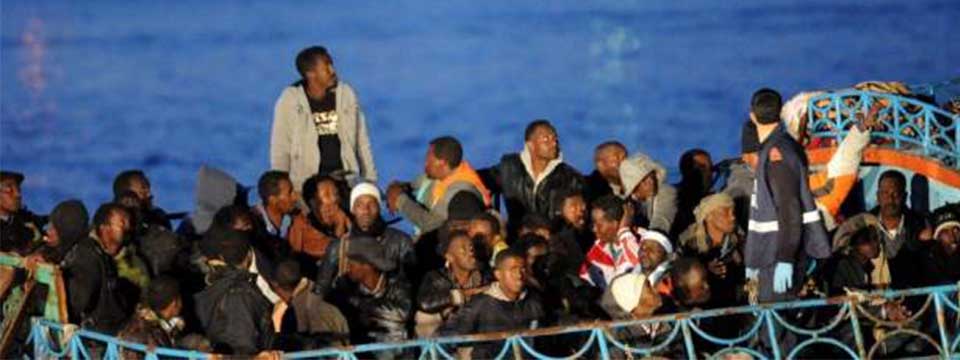 Mueren 400 inmigrantes por naufragio de embarcación en el Mediterráneo
