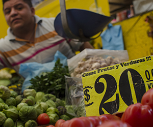 Más de 24 millones de mexicanos no pueden comprar la canasta básica
