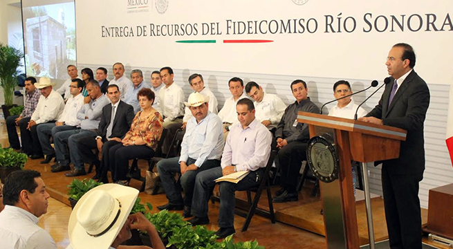 Siete_Alcaldes_benefician_Rio_Sonora_Alcaldes_de_México_Julio_2015