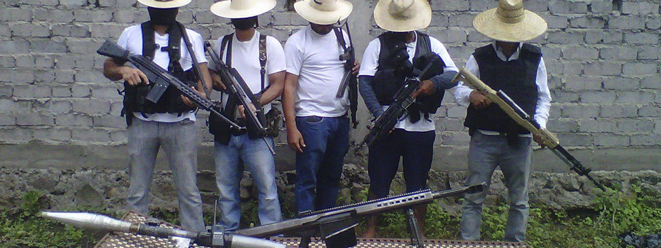 Surge presunto grupo de autodefensa con poderoso arsenal en Apatzingán