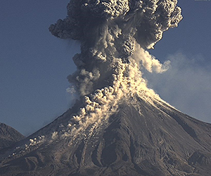 Nueve municipios y 65 localidades en riesgo por Volcán de Fuego de Colima