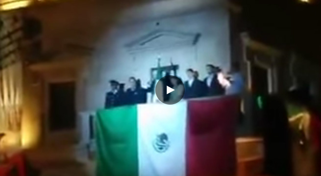 Alcalde de Parras, Coahuila, da el grito en aparente estado de ebriedad