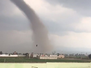 VIDEO: Captan tornado en Capultitlán, Estado de México