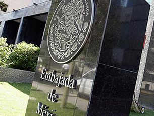 Atacan embajada de México en Grecia; SRE exige investigación