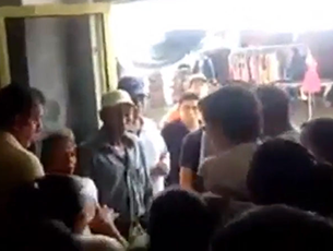 VIDEO: Pobladores sacan a empujones de su oficina a funcionaria de Hidalgo