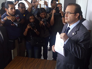 Javier Duarte se presenta ante la SEIDO… para denunciar a Yunes