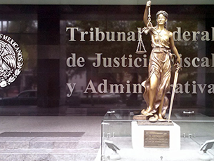 Defensa ve inequidad en juicio contra magistrados acusados de perjuicio a CFE