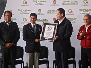 Edomex logra certificado Guinness World Records por reciclaje de llantas