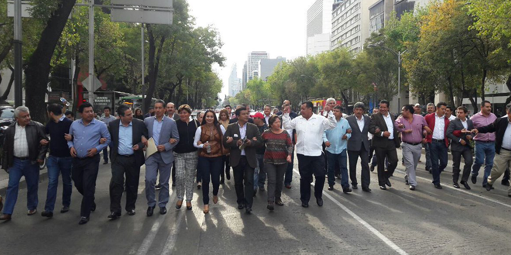 Alcaldes de Veracruz protestan en la CDMX por adeudos del gobierno estatal