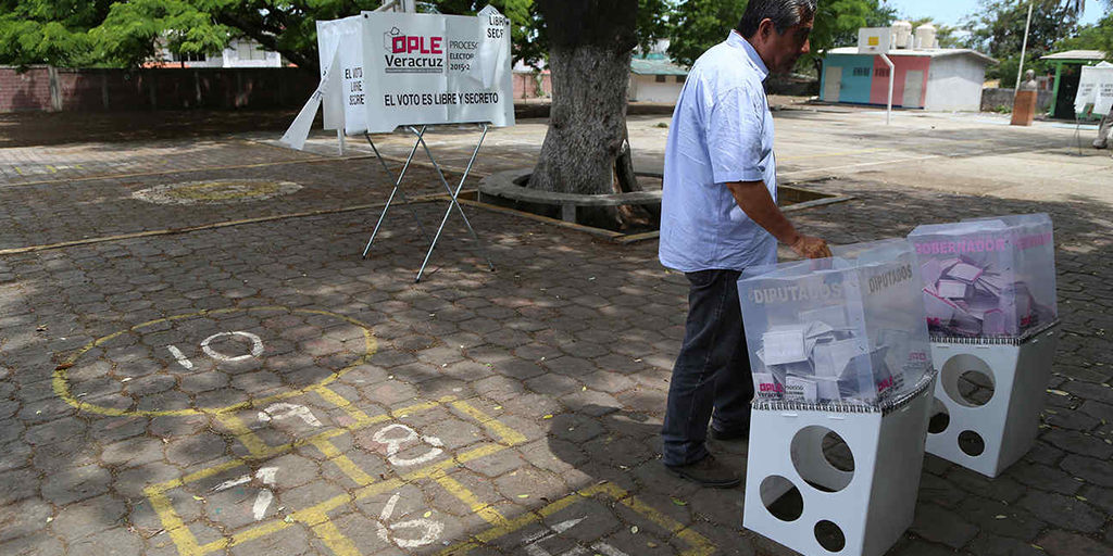 Alcaldes de Veracruz postulan a familiares para sucederlos en elecciones de 2017