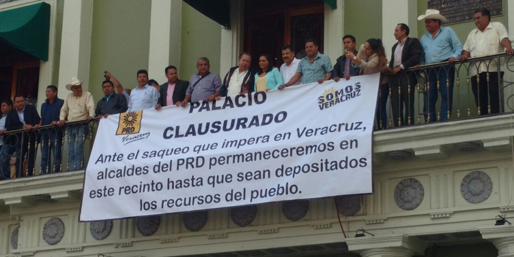 Al menos 33 ayuntamientos de Veracruz cierran por falta de recursos