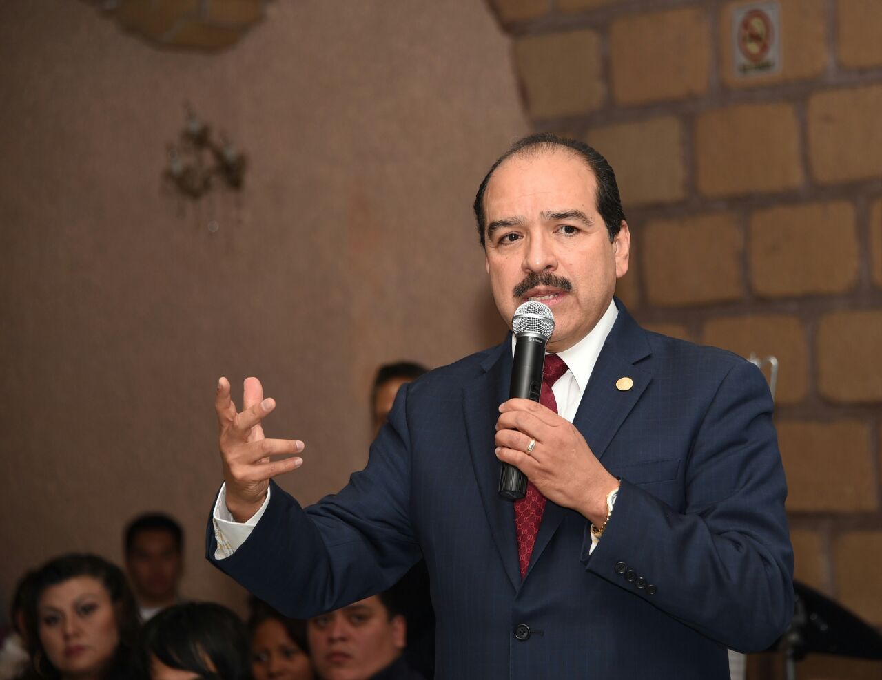 Ser mandatario es obedecer a la ciudadanía: José Encarnación Alfaro en su primer informe