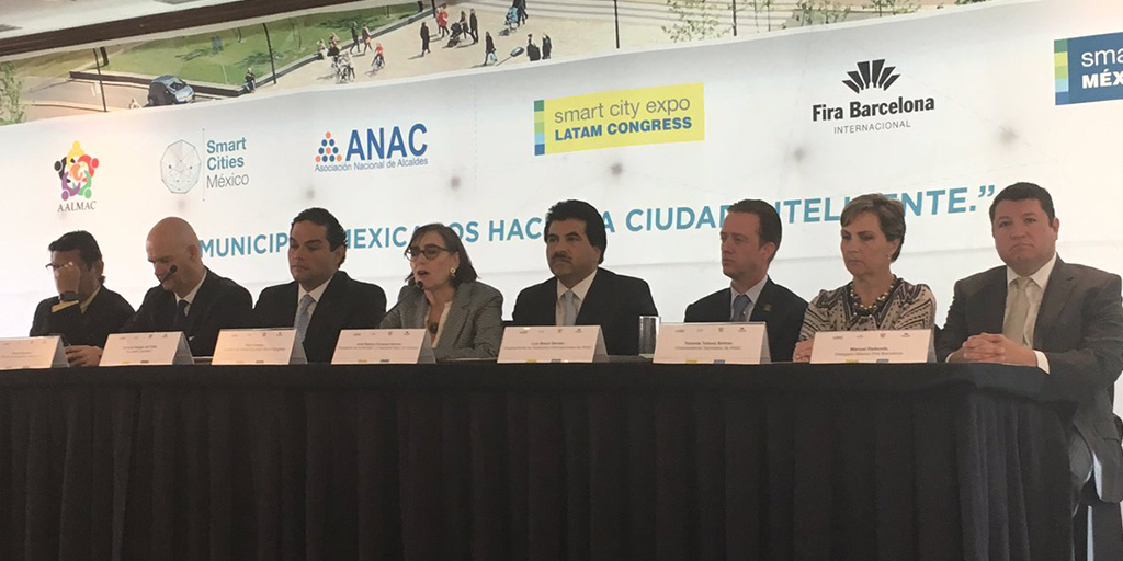 Alcaldes de México piden eliminar gasolinazo, no posponerlo