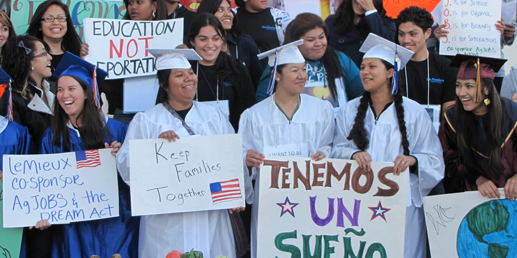 Diputados aprueban reforma para revalidar estudios de “dreamers” deportados