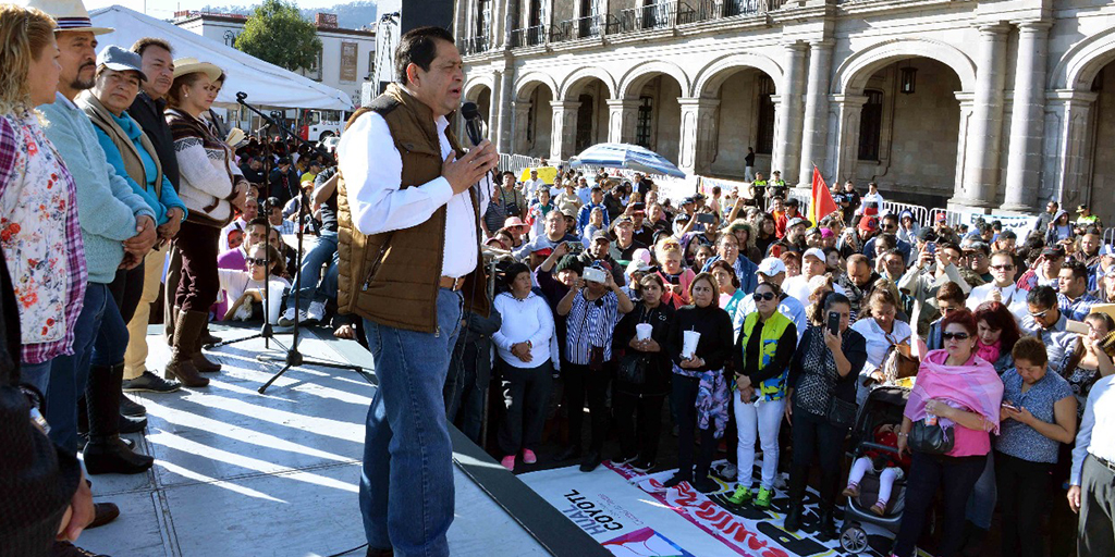 Alcaldes mexiquenses inician plantón en Toluca por falta de recursos