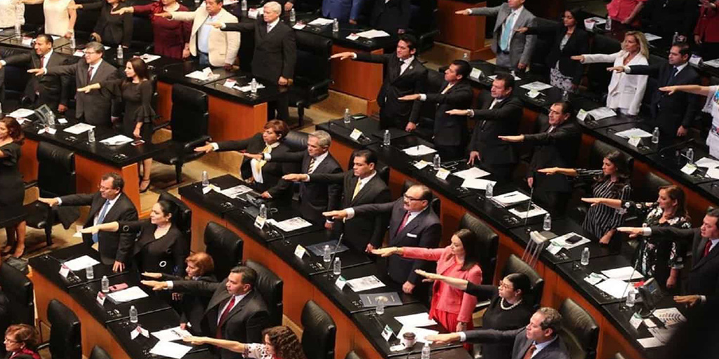 Senadores de Morena presentan iniciativa para revocación de mandato