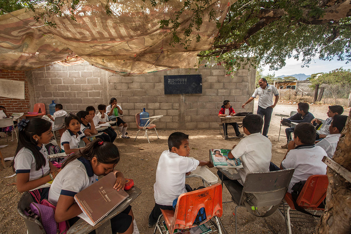 El 42% de las escuelas de México no cuentan con drenaje, alerta la CNDH