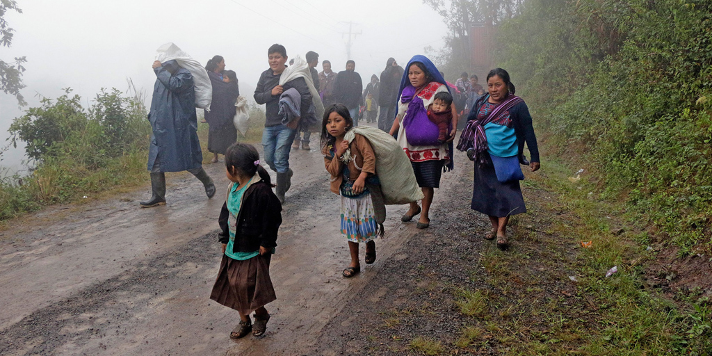 Autoridades estatal y municipales de Chiapas causaron desplazamiento de 971 personas: CNDH