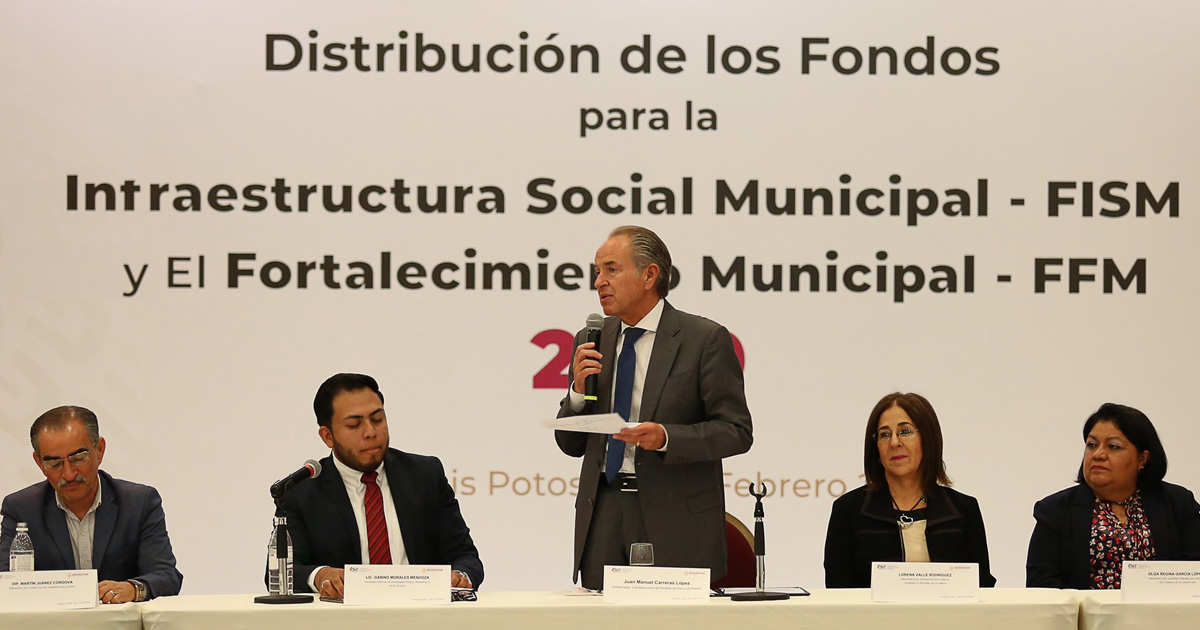 Gobernador de SLP entrega 4 mil mdp a los municipios de la entidad