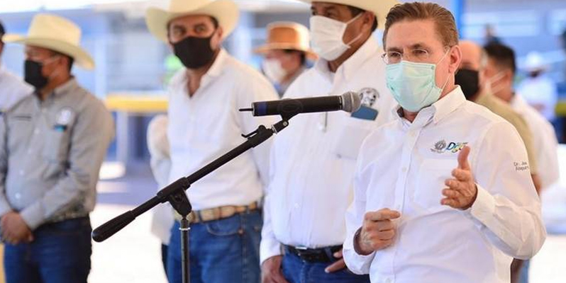 Nueva normalidad: Gobernador de Durango lleva apoyo alimentario a municipios