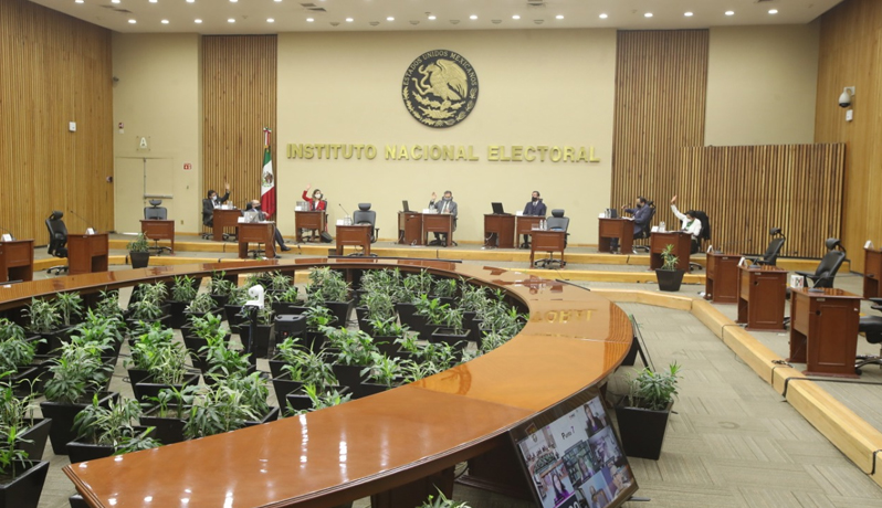 INE establece que se postulen a mujeres en siete de las 15 gubernaturas en 2021