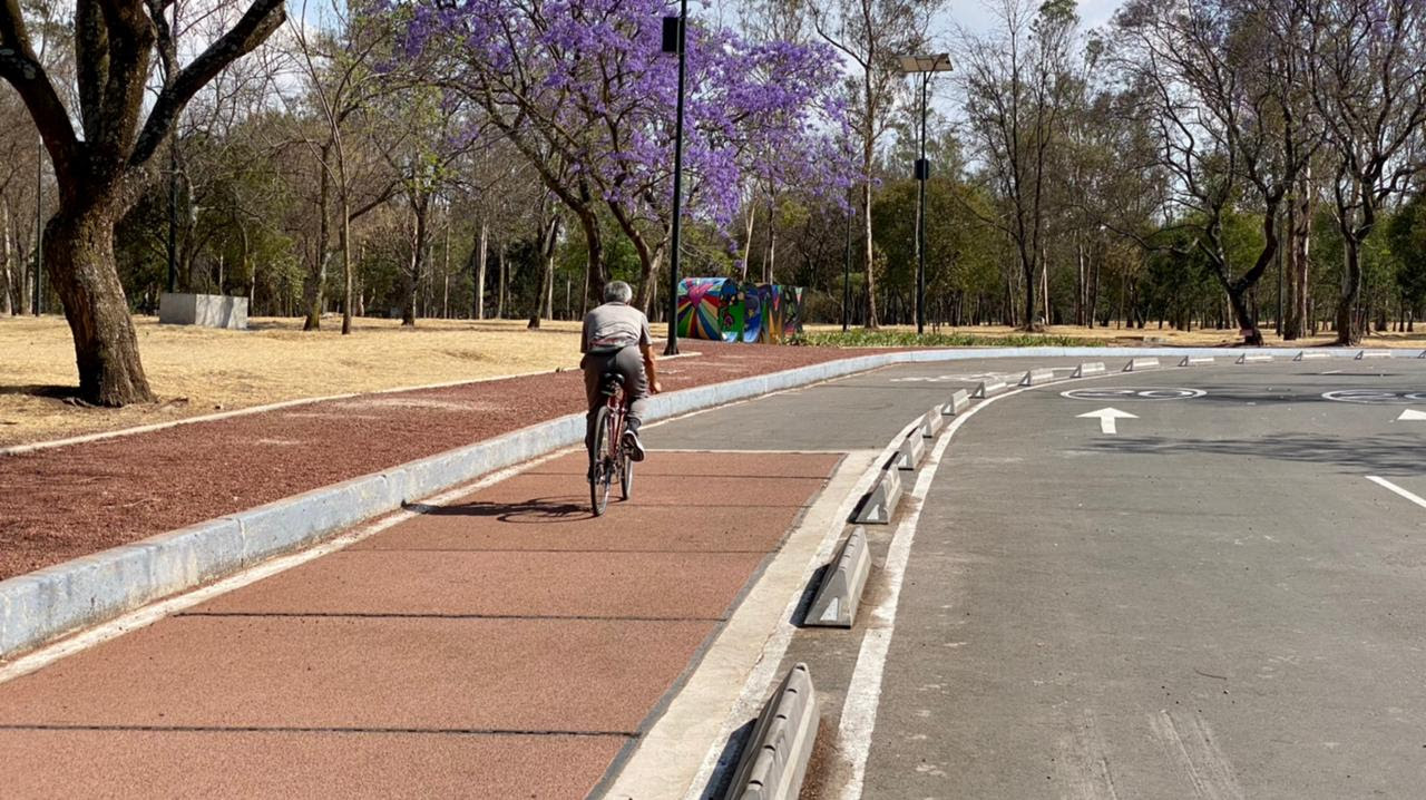 Inauguran primer ciclovía inteligente con residuos plásticos en la CDMX