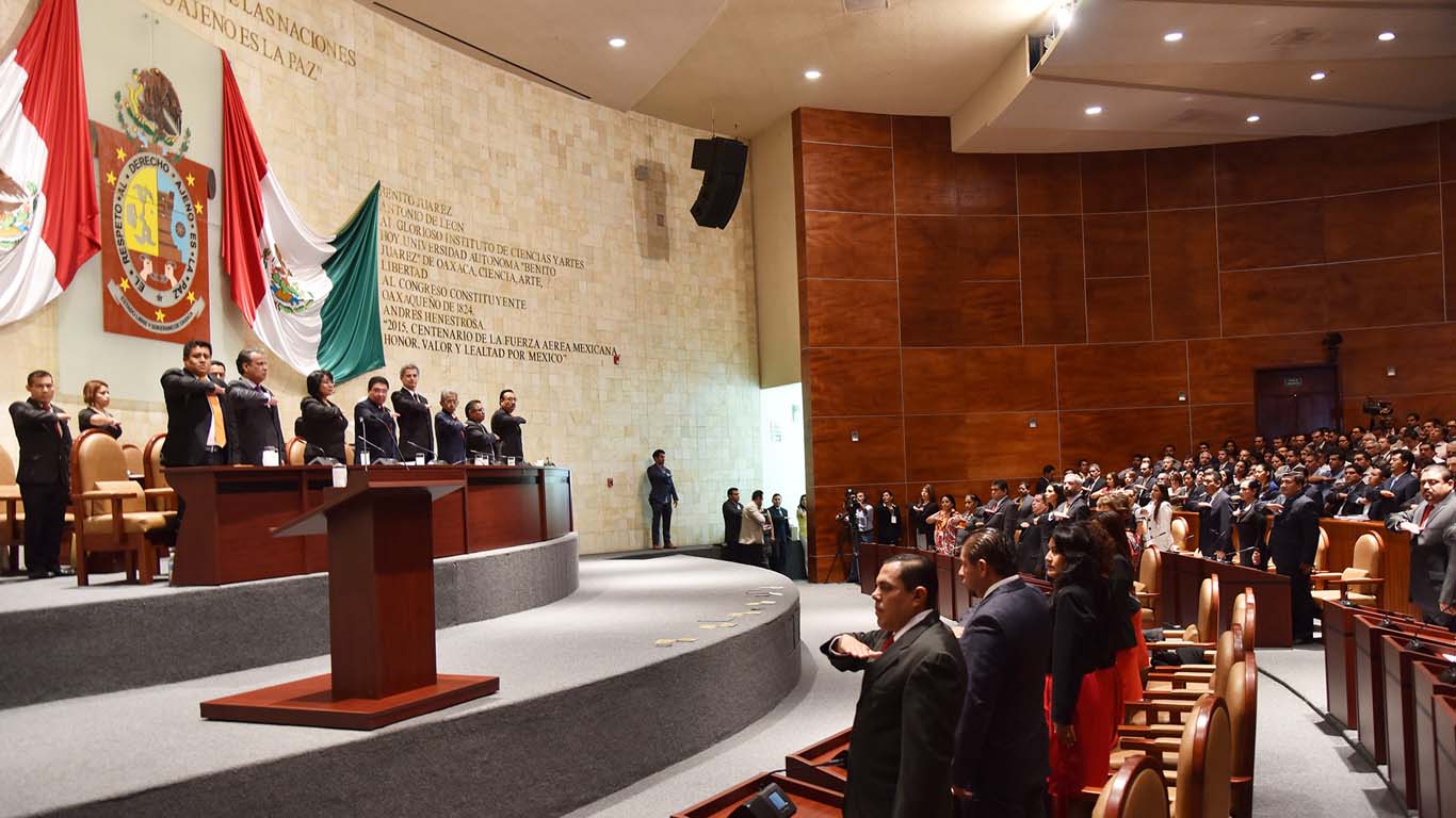 En México, el 49.8% de congresistas estatales son mujeres, pero pocas en puestos clave