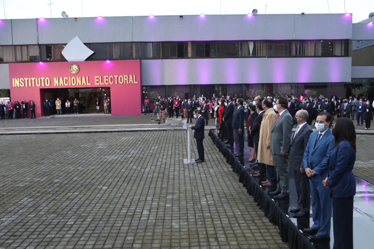 Inicia la jornada electoral más grande de la historia de México