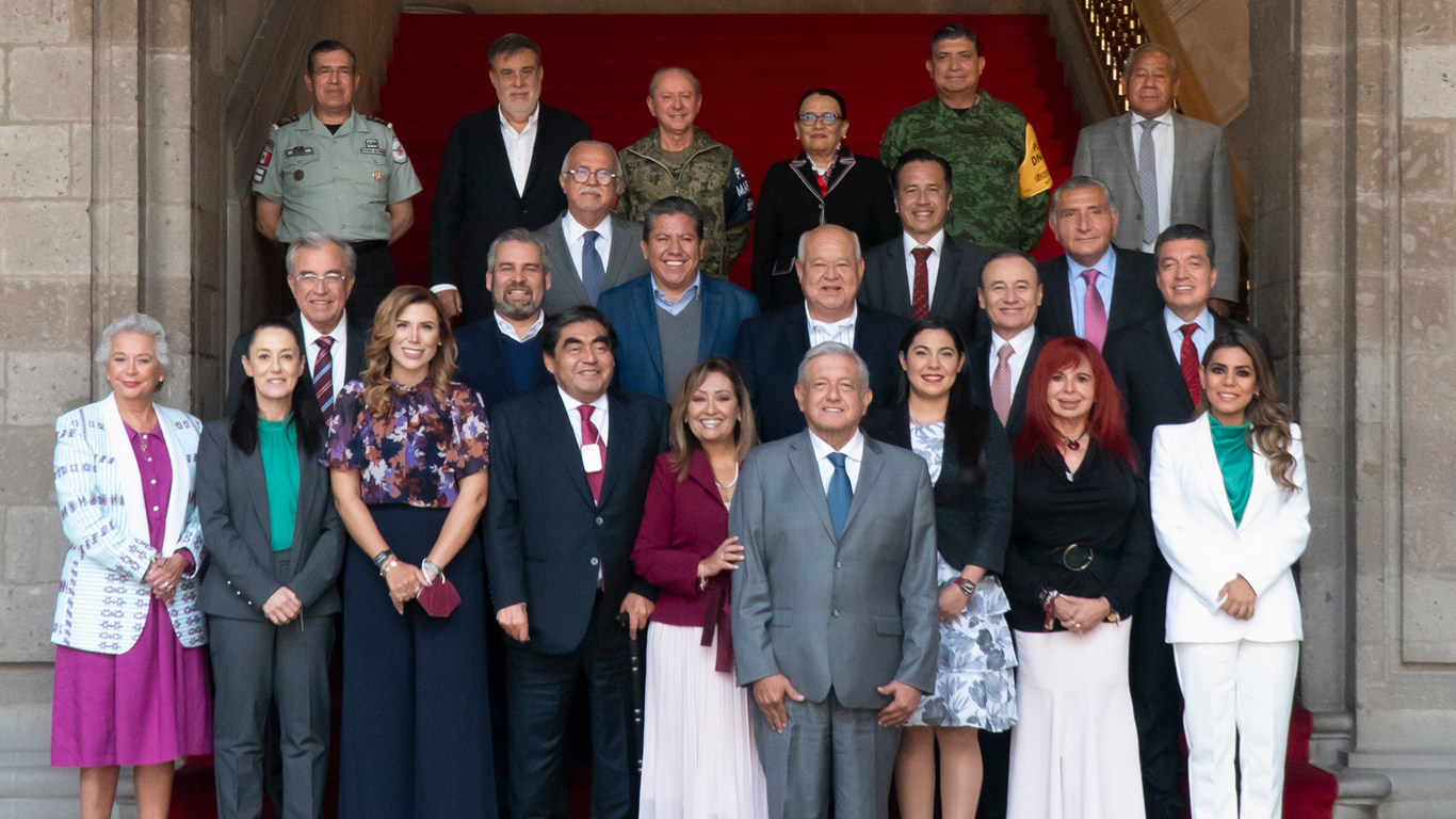 AMLO pide a gobernadores de Morena reducir la violencia en 50 municipios del país