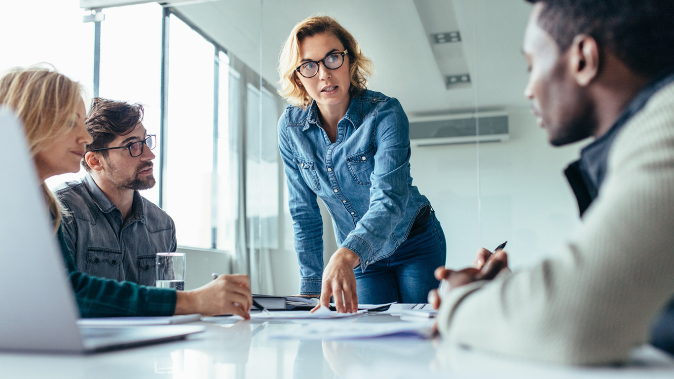 Soluciones políticas para empoderar a las mujeres en la economía