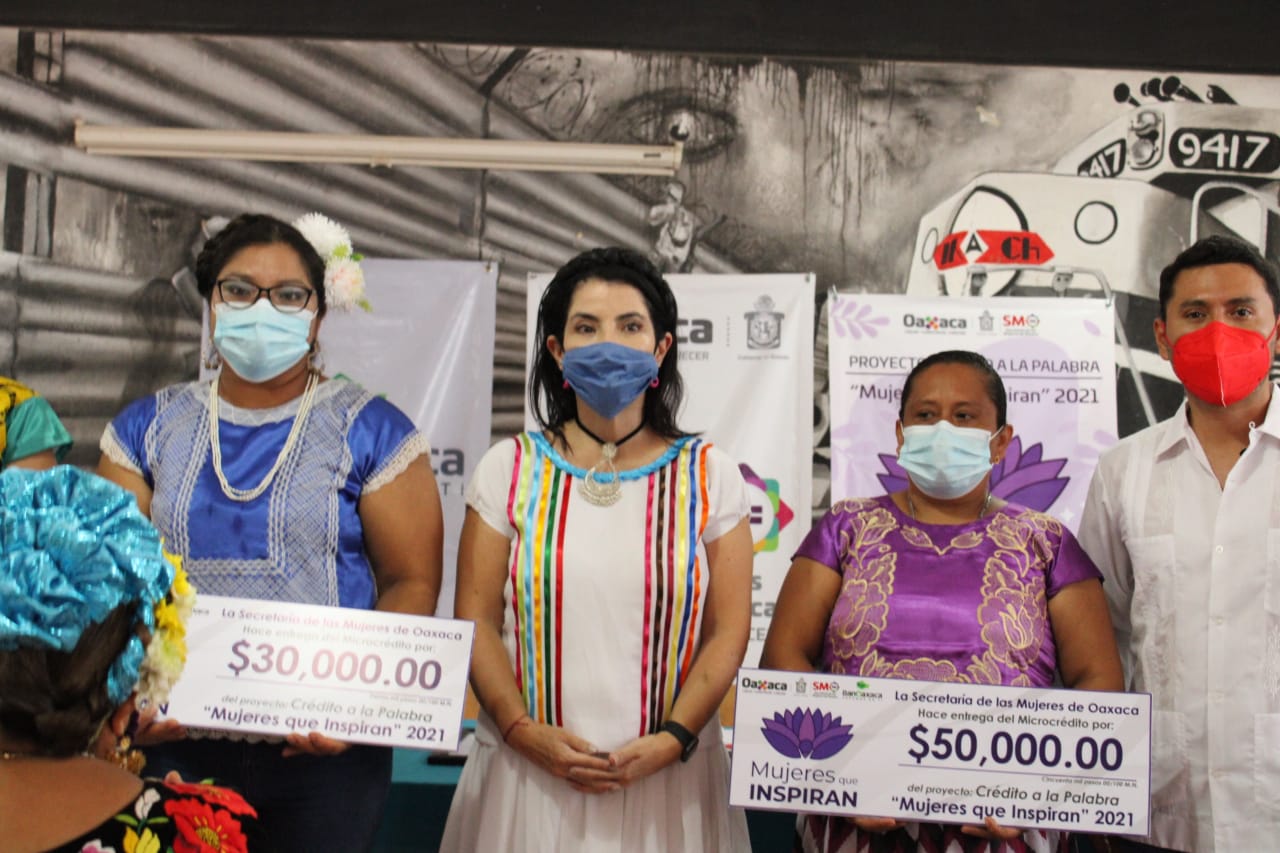 Entregan microcréditos a “Mujeres que Inspiran” en Oaxaca