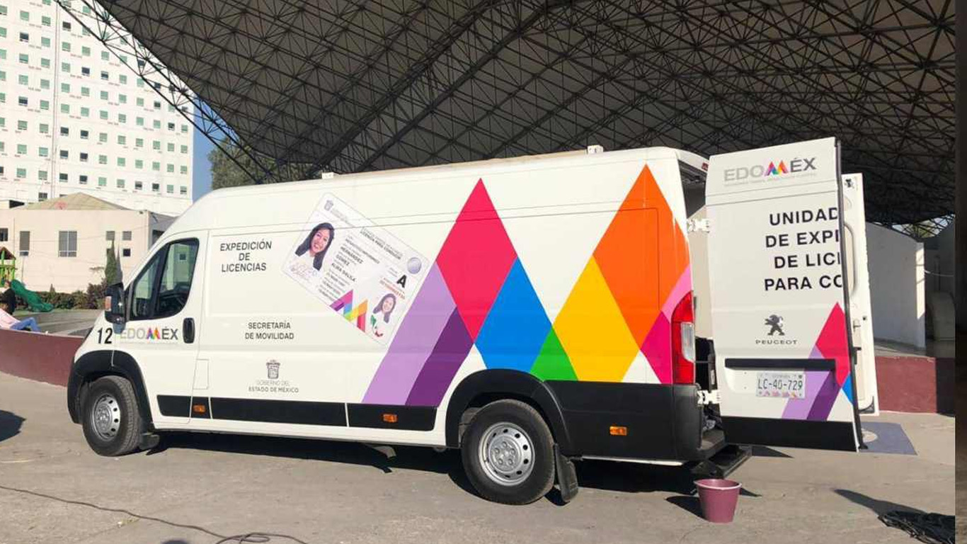 Diputados del Edomex proponen licencia única para conducir automóviles y motos