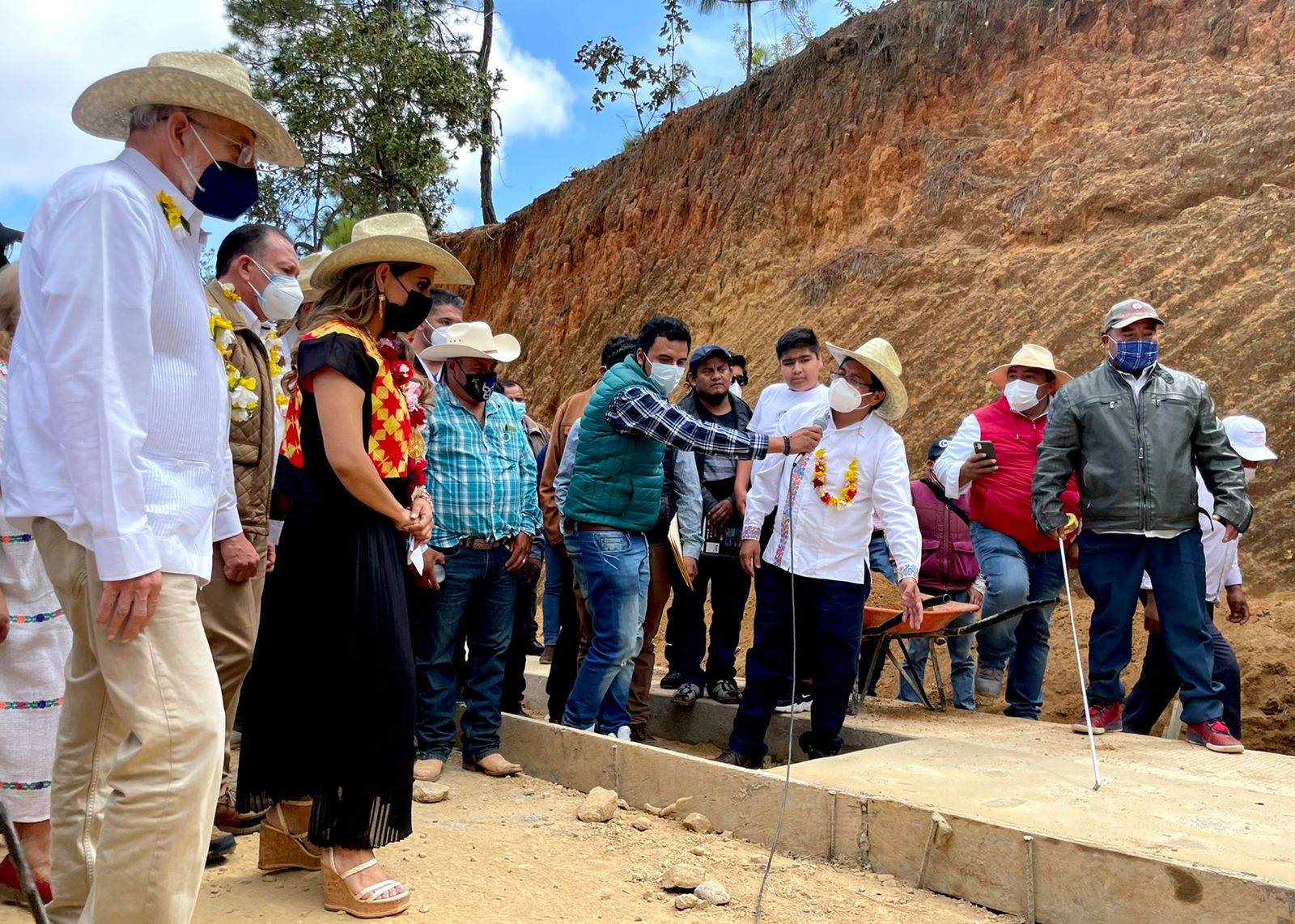 Organización comunitaria indígena, fundamental para el éxito de Caminos Pavimentados