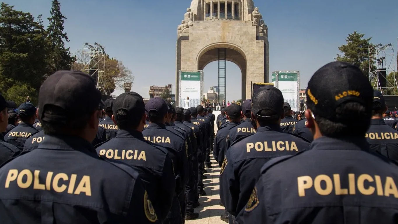 Con desfile anual reconocerán la labor de policías y bomberos de la CDMX