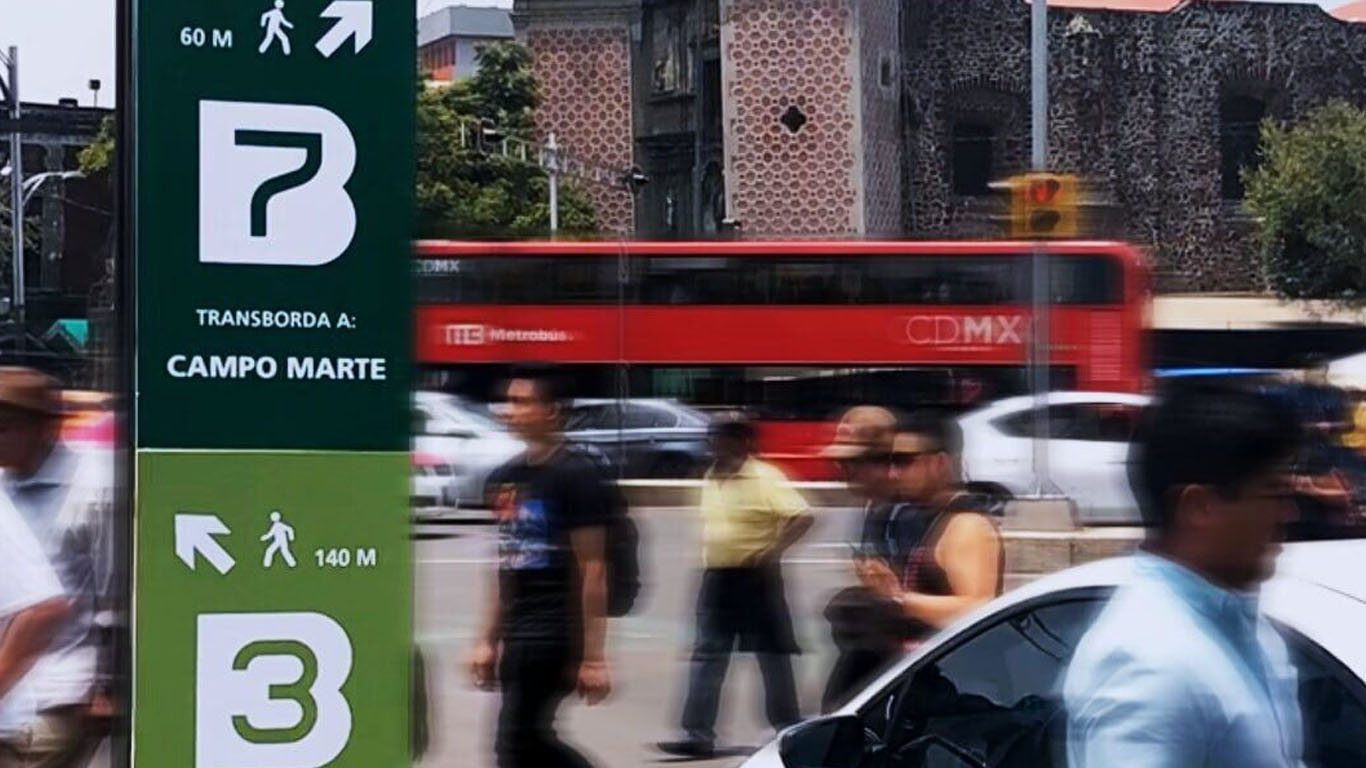 Reconocen al Metrobús de la CDMX por su Manual de Lineamientos de Señalética