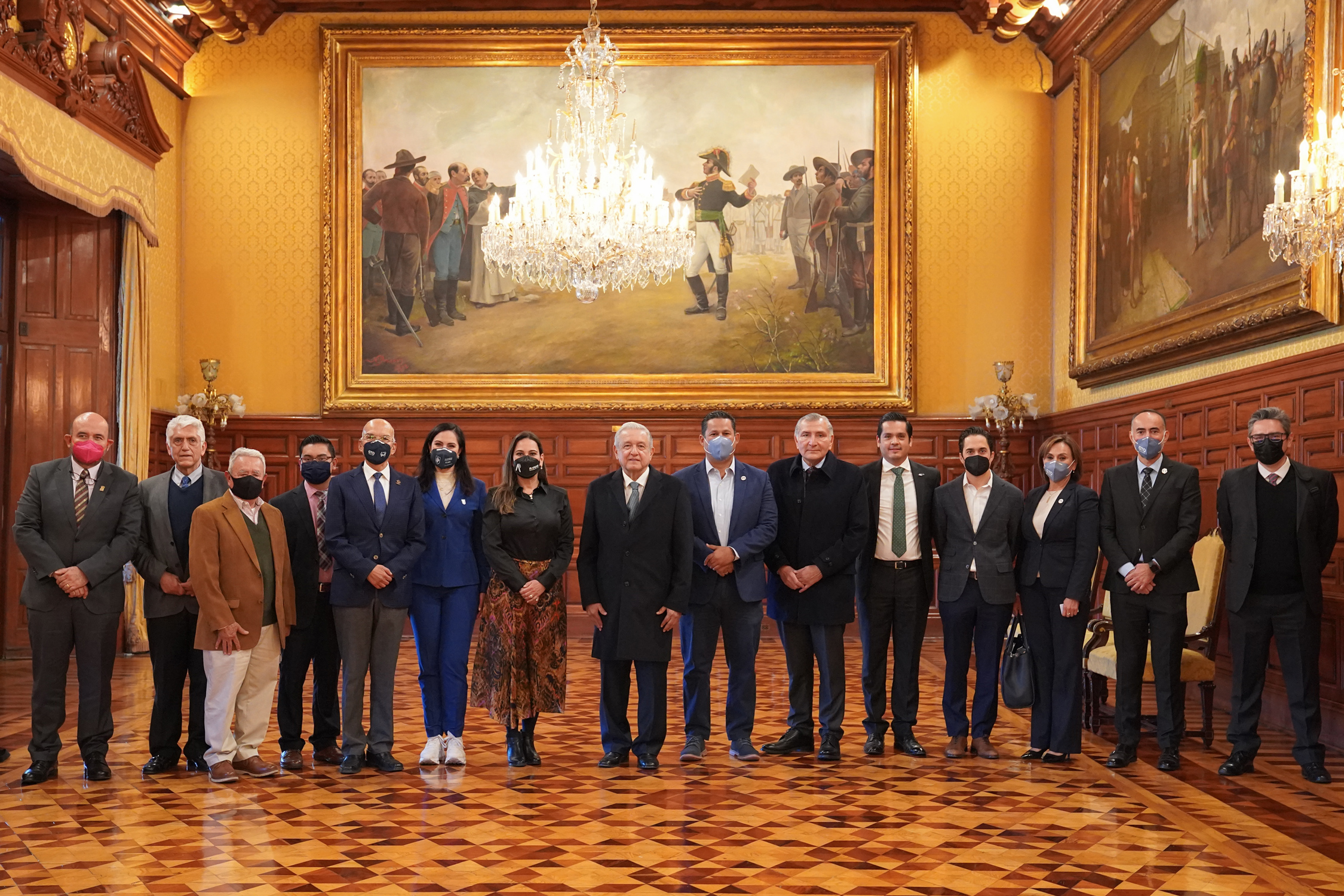 AMLO trata temas de seguridad y agua con gobernador y alcaldes de Guanajuato